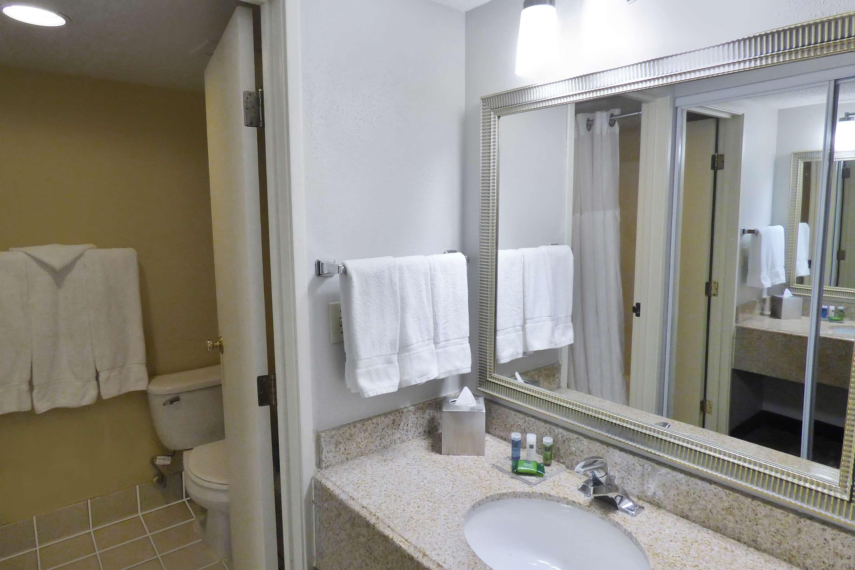 Radisson Akron-Fairlawn Copley Montrose Esterno foto