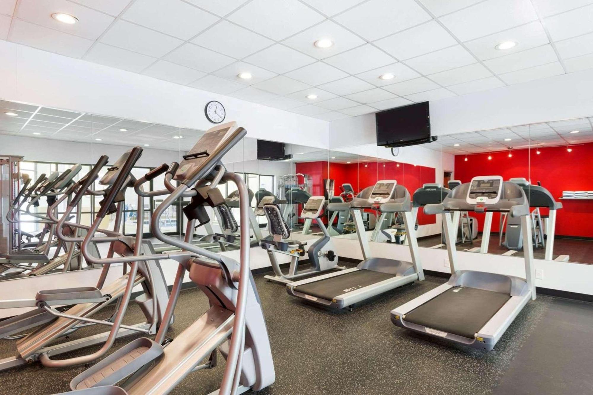 Radisson Akron-Fairlawn Copley Montrose Esterno foto