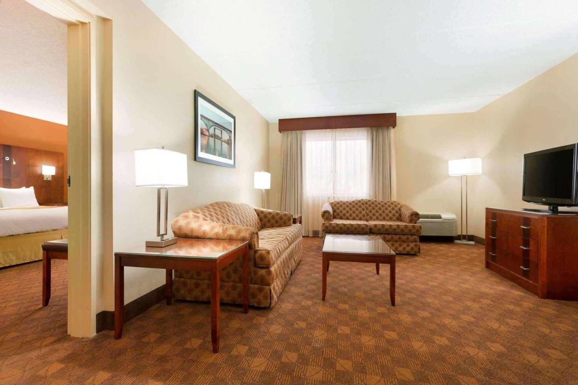 Radisson Akron-Fairlawn Copley Montrose Esterno foto